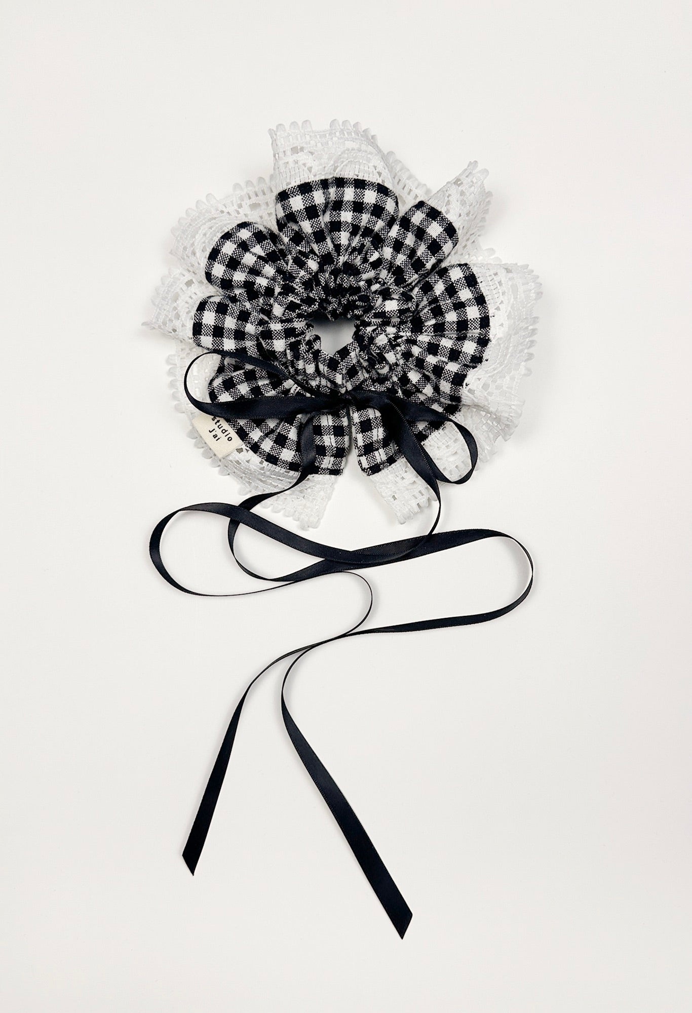 GINGHAM SCRUNCHIE - LACE TRIM