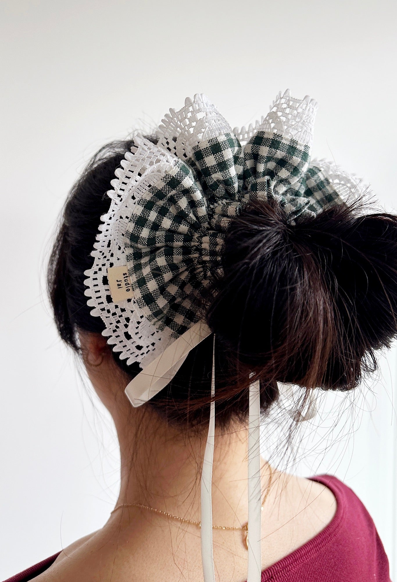 GINGHAM SCRUNCHIE - LACE TRIM