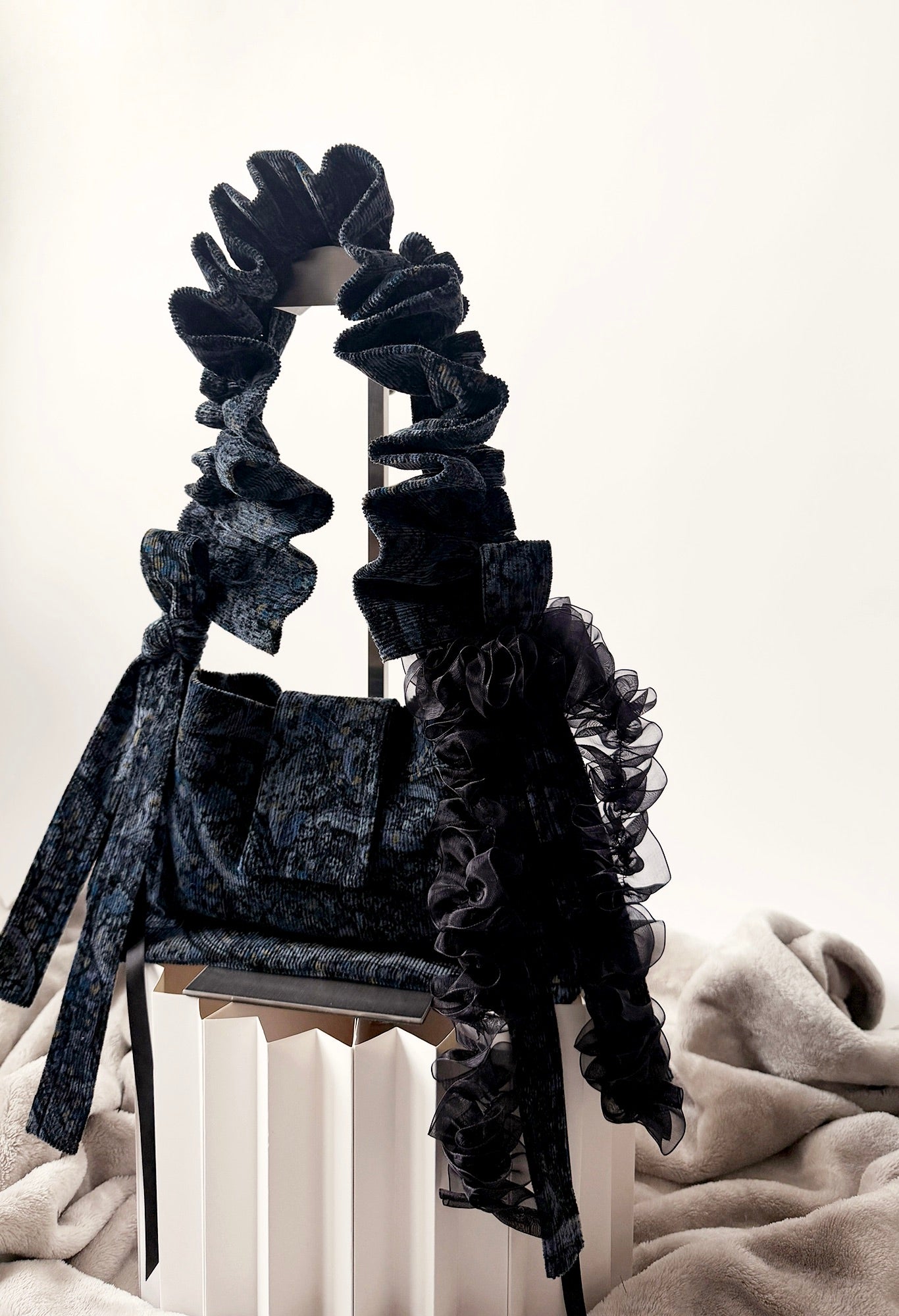 NAIA SHOULDER BAG - NAVY PAISLEY CORDUROY