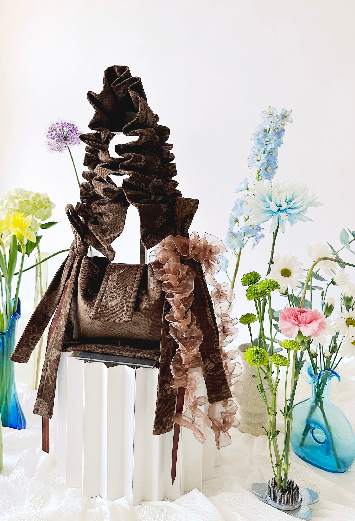 NAIA SHOULDER BAG - BROWN CORDUROY