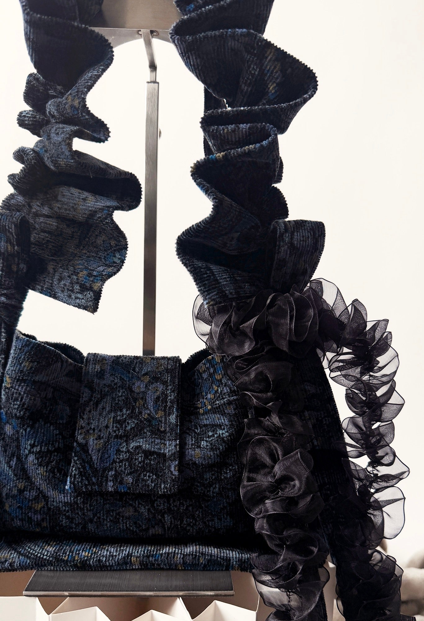 NAIA SHOULDER BAG - NAVY PAISLEY CORDUROY