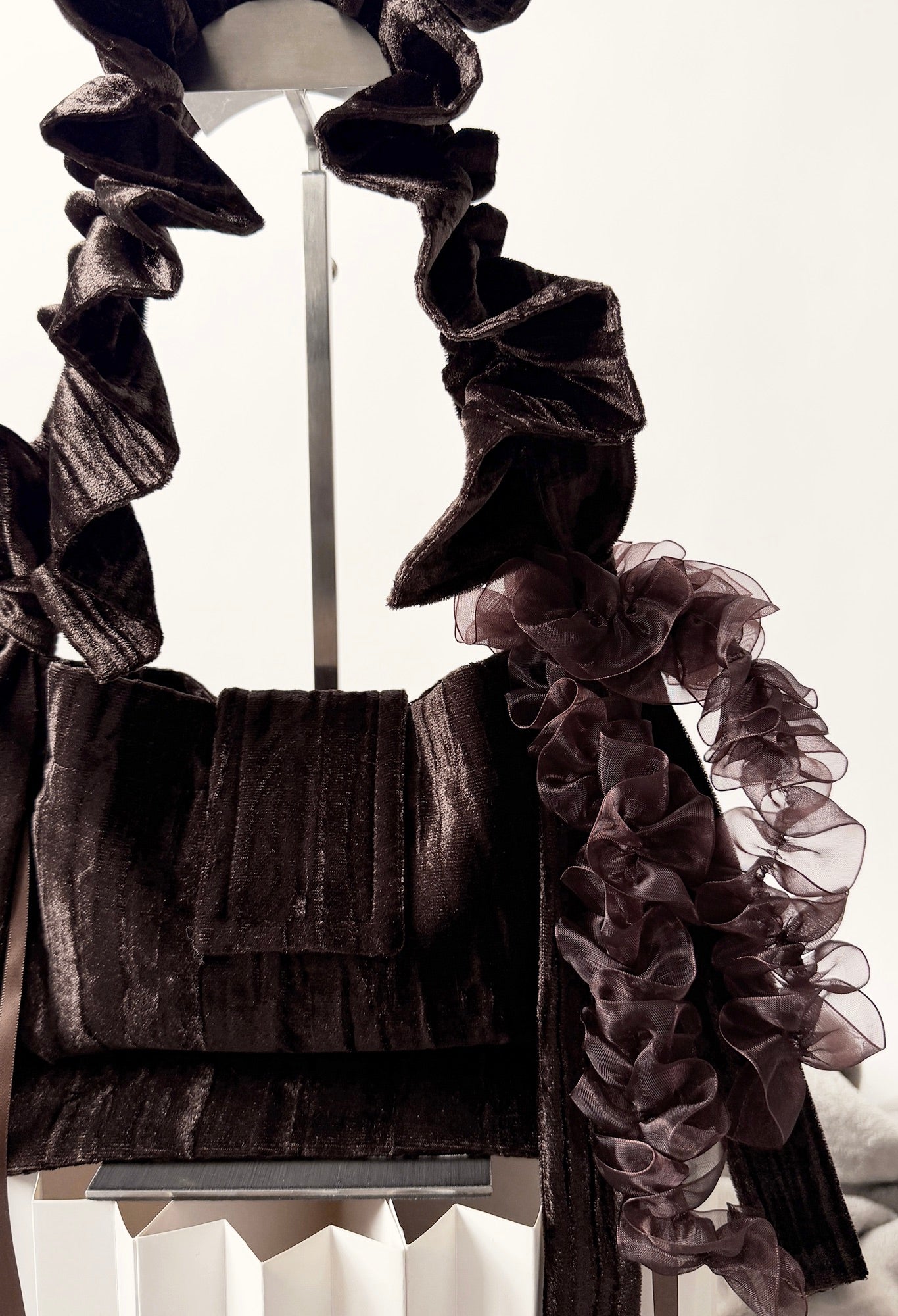 NAIA SHOULDER BAG - BROWN CRUSHED VELVET