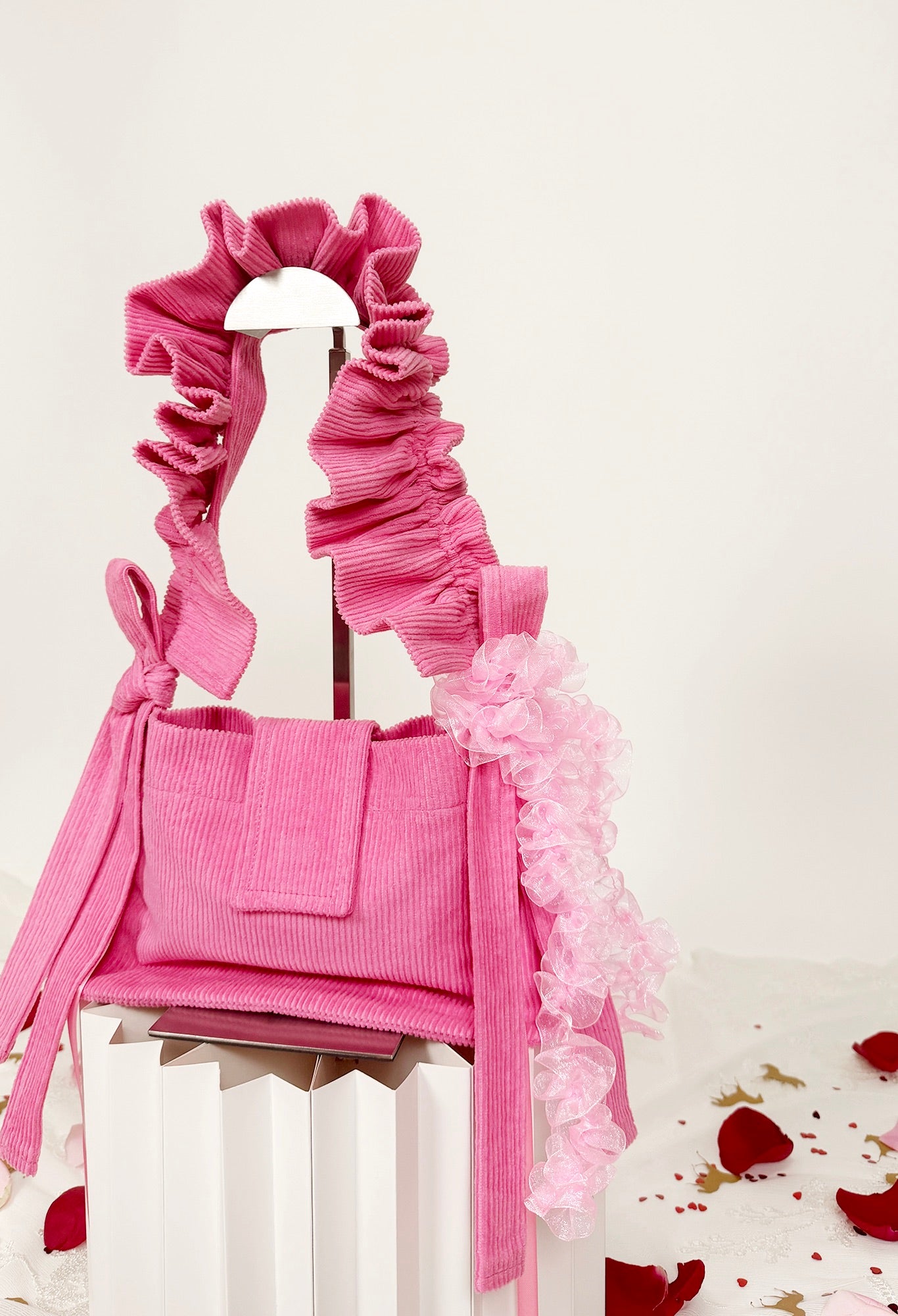 NAIA SHOULDER BAG - BUBBLEGUM PINK CORDUROY