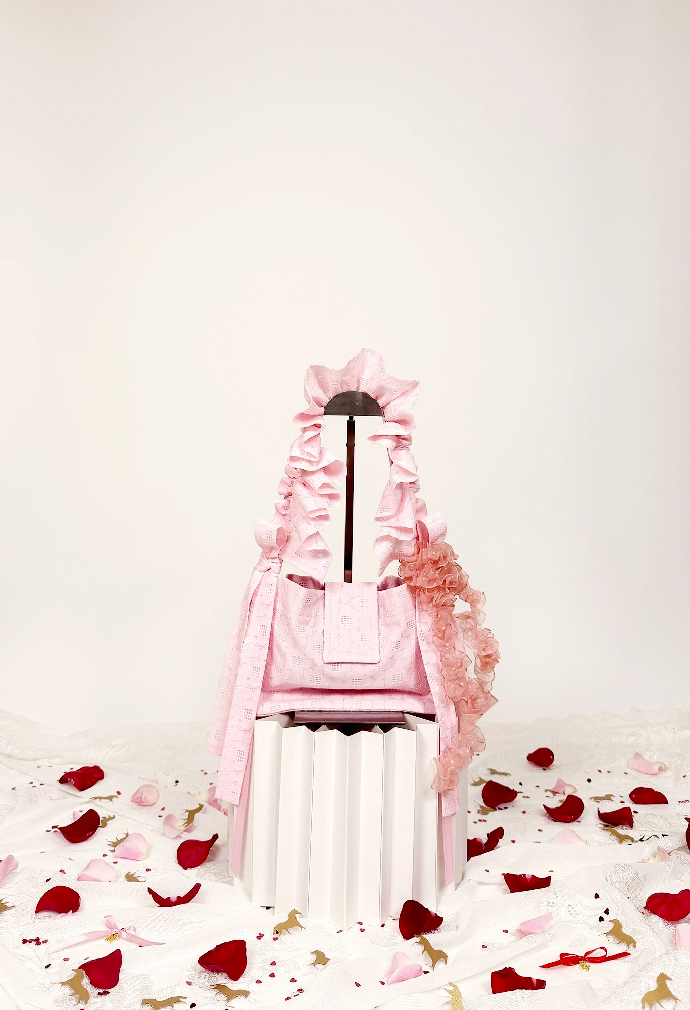 NAIA SHOULDER BAG - BABY PINK LACE