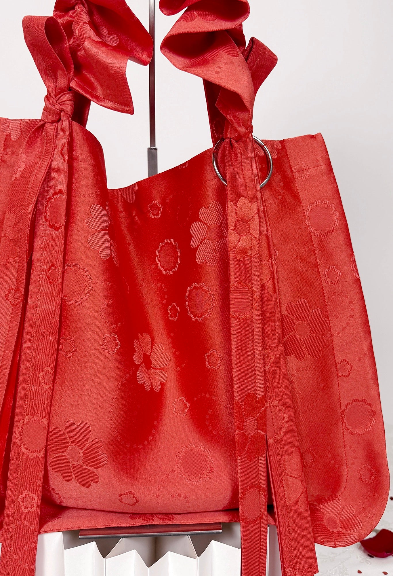 ALIYA TOTE - BRIGHT RED SATIN JACQUARD