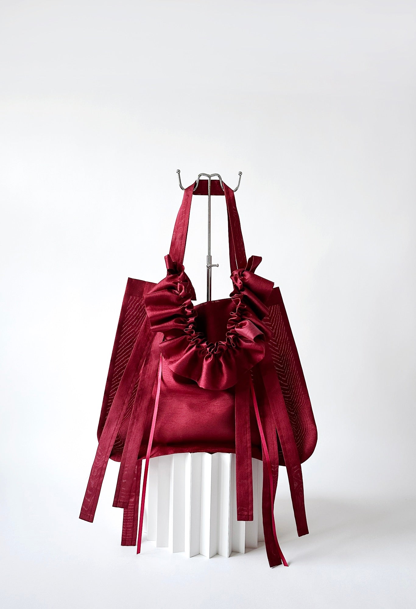 ALIYA TOTE BAG - BURGUNDY TAFFETA