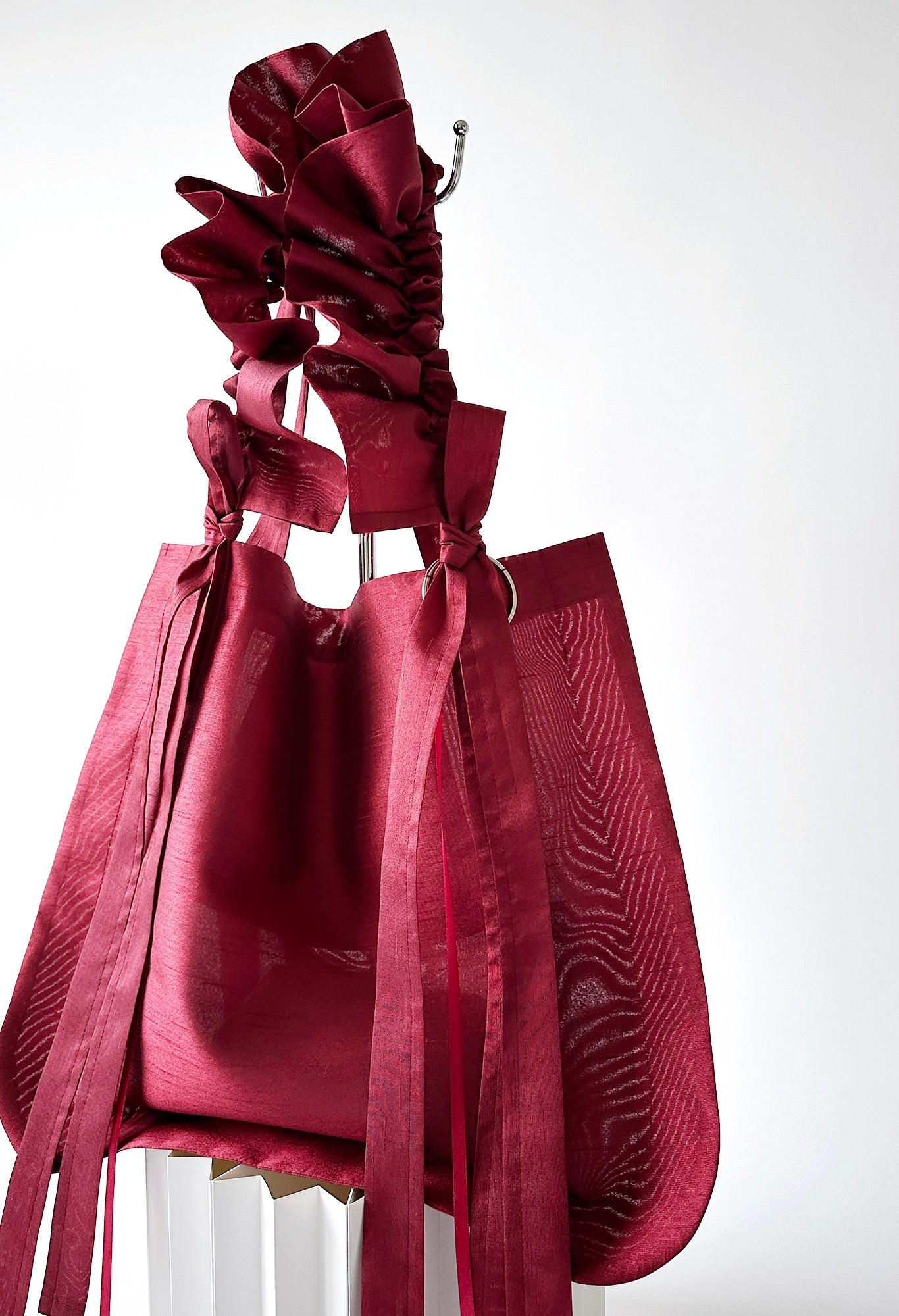 ALIYA TOTE BAG - BURGUNDY TAFFETA