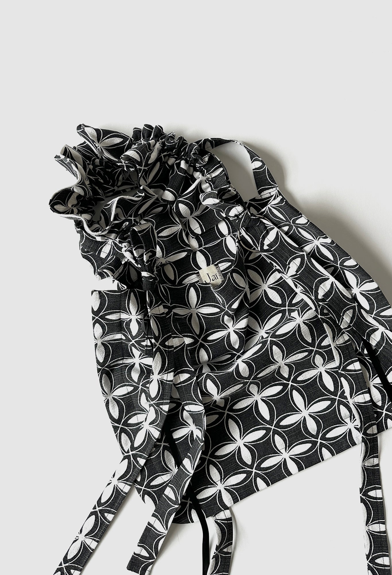 ALIYA TOTE BAG - FADED B&W FLORAL CANVAS