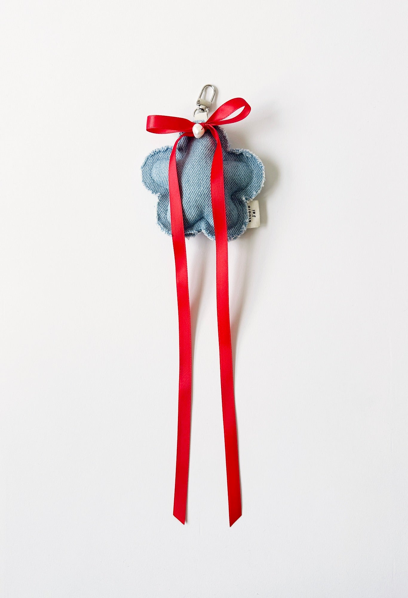 DENIM FLOWER CHARM - LIGHT WASH