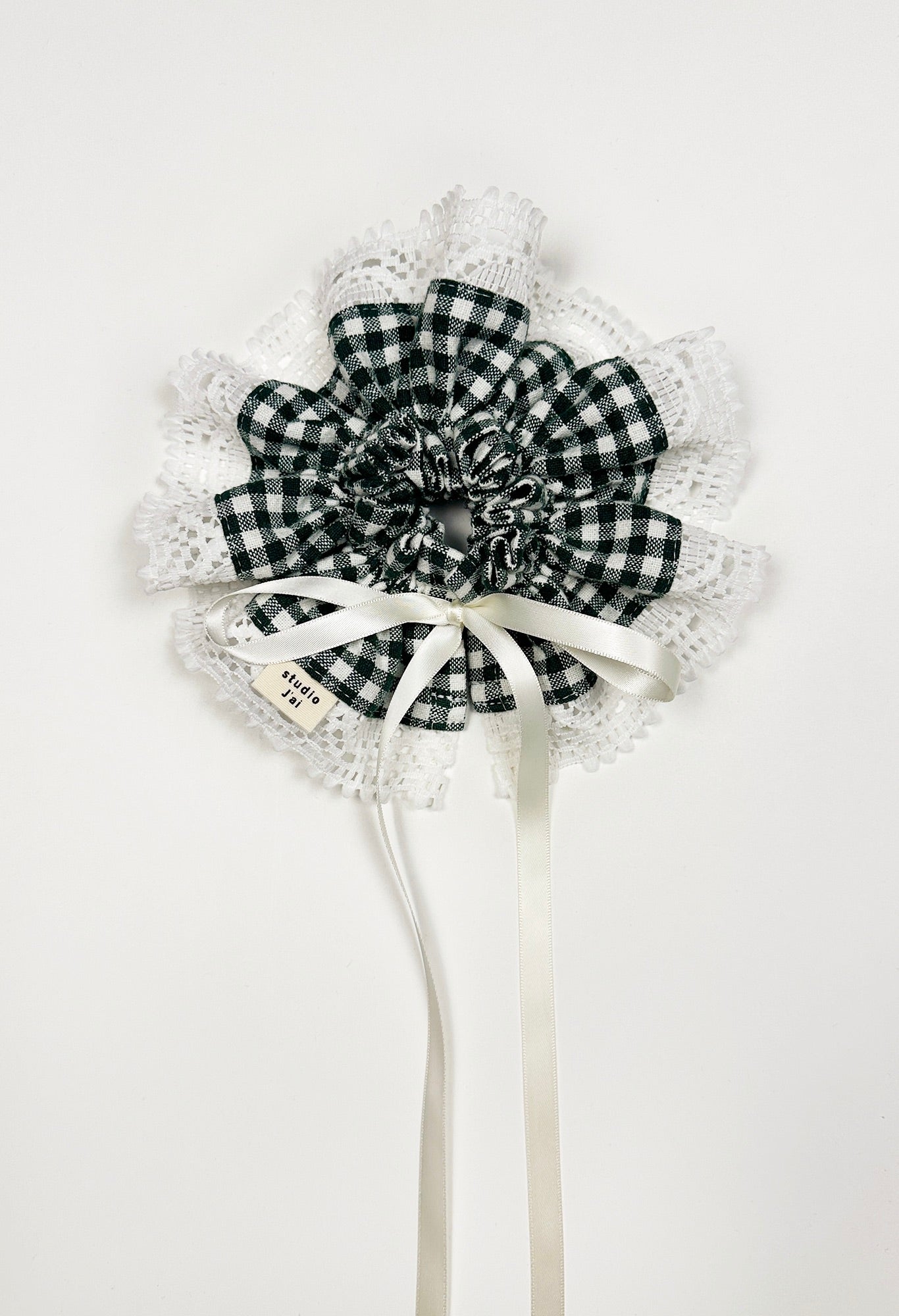 GINGHAM SCRUNCHIE - LACE TRIM