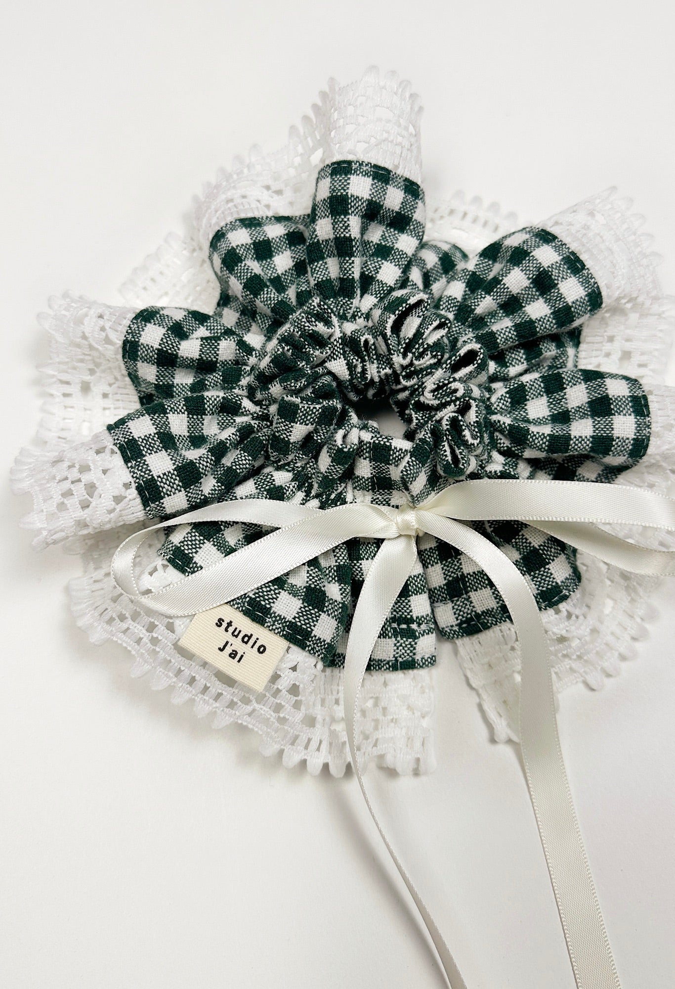 GINGHAM SCRUNCHIE - LACE TRIM