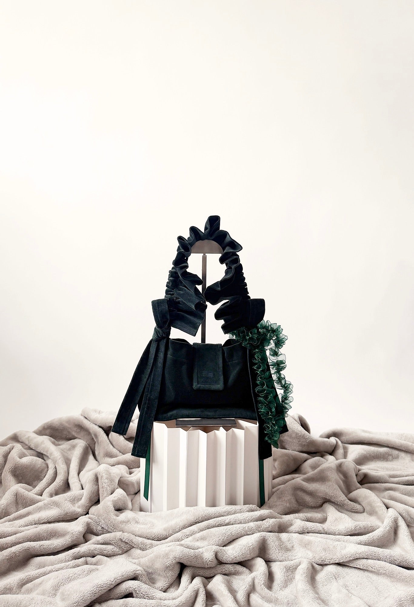 NAIA SHOULDER BAG - DARK GREEN VELOUR