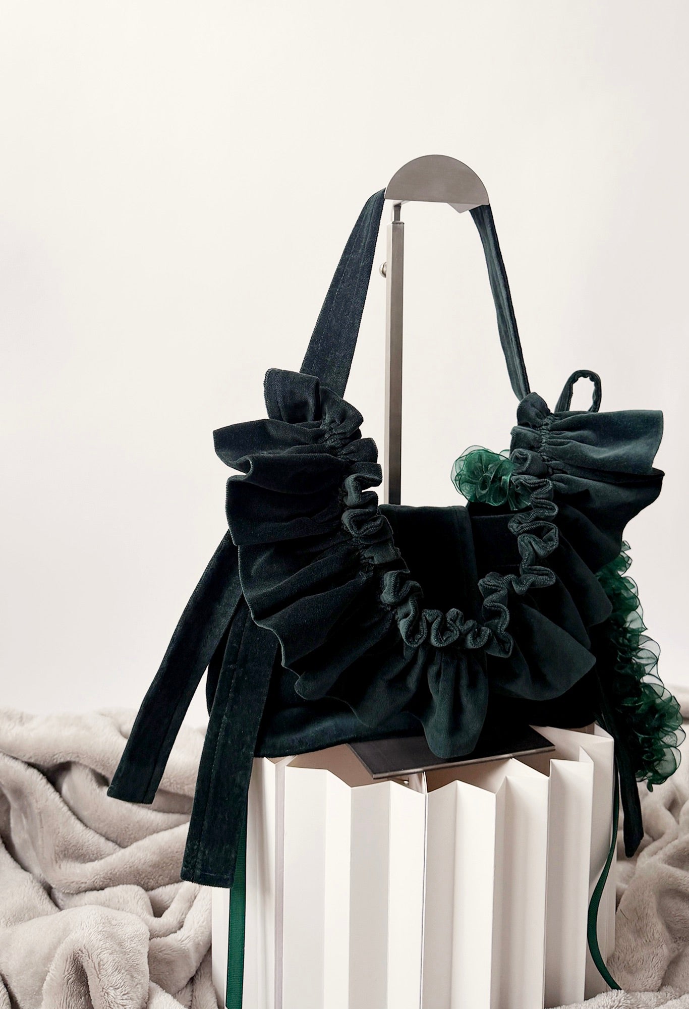 NAIA SHOULDER BAG - DARK GREEN VELOUR