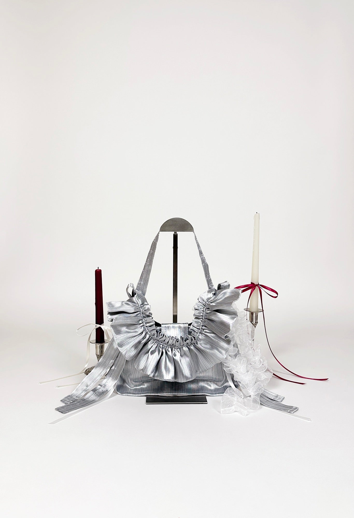 NAIA SHOULDER BAG - ICY SILVER LAMÉ