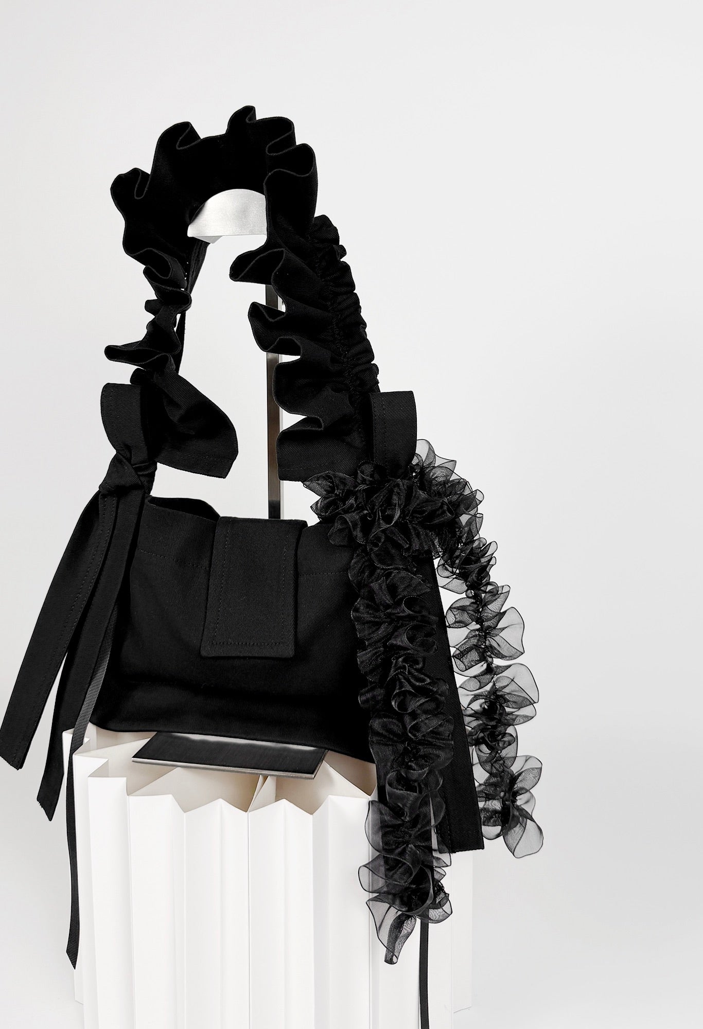 NAIA SHOULDER BAG