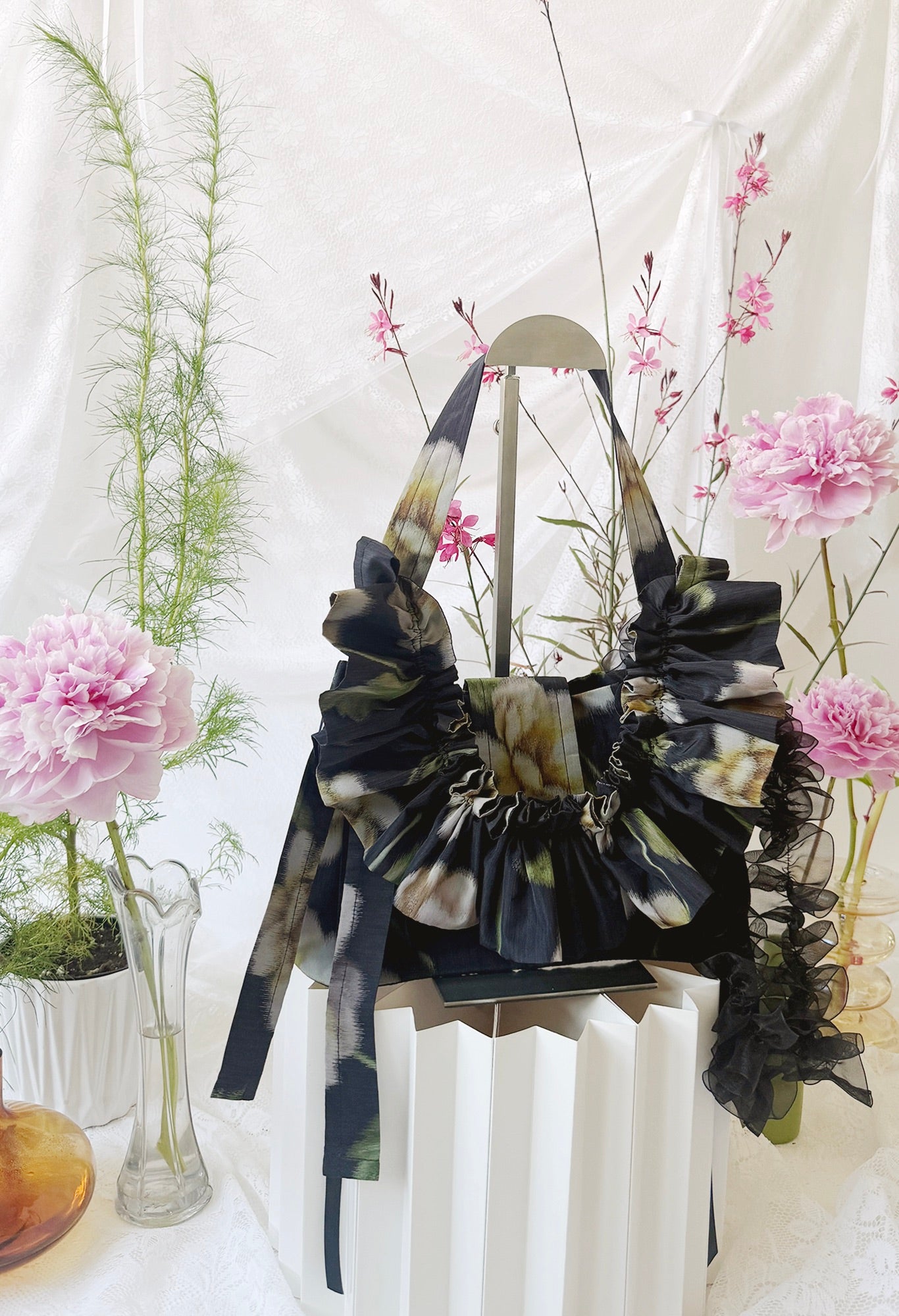 NAIA SHOULDER BAG - BLACK PRINT TAFFETA