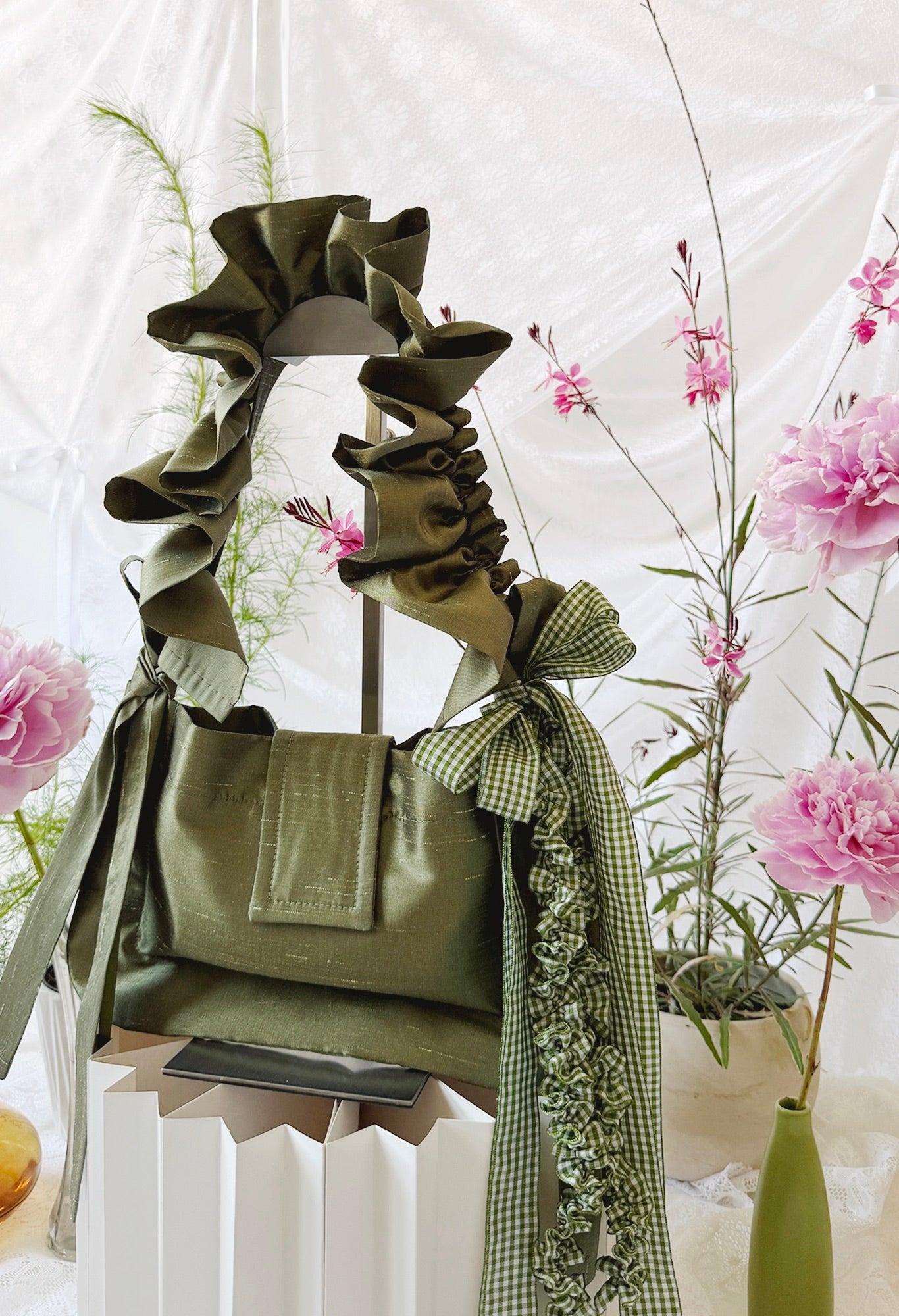NAIA SHOULDER BAG - GREEN TAFFETA