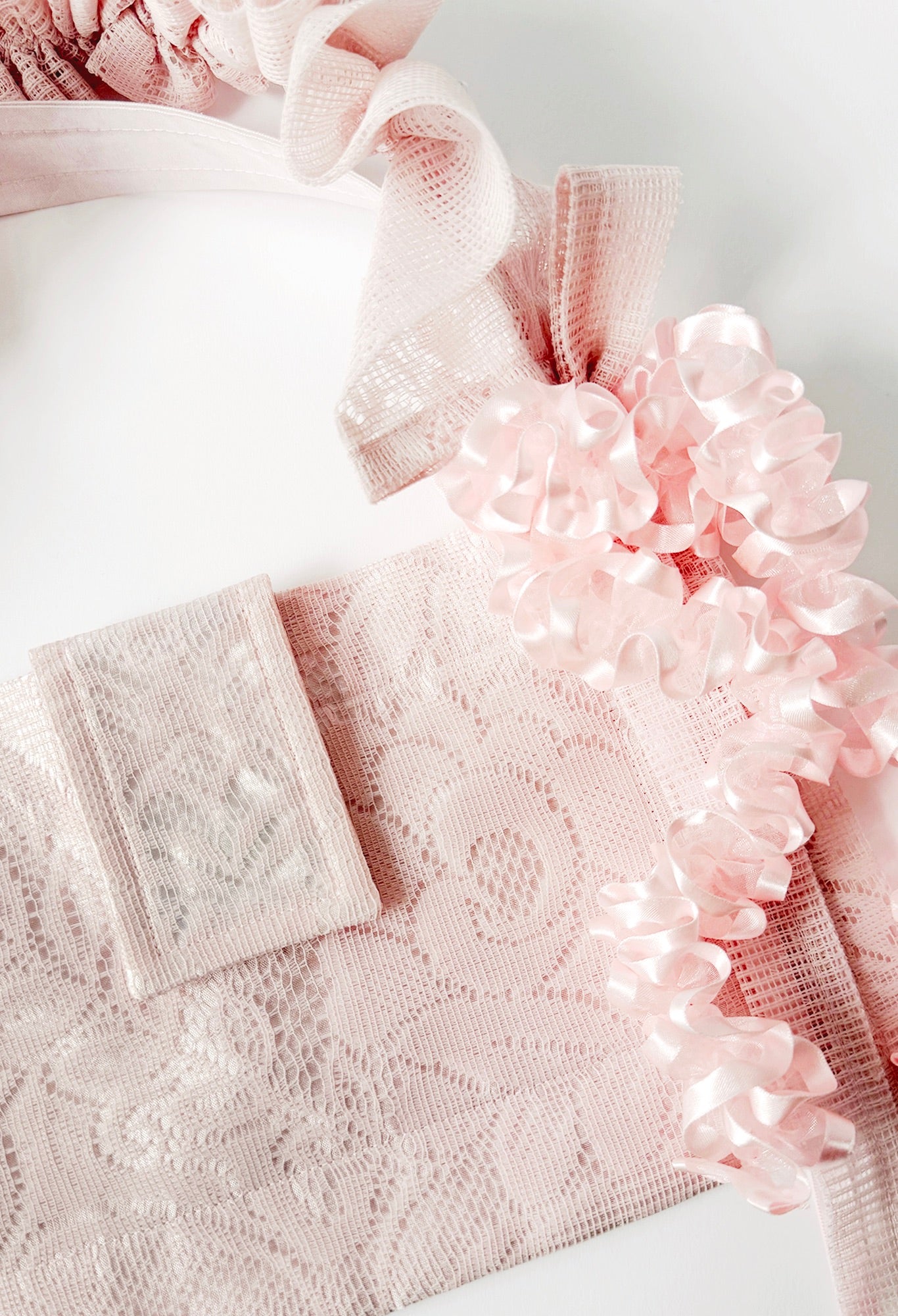 NAIA SHOULDER BAG - PINK LACE