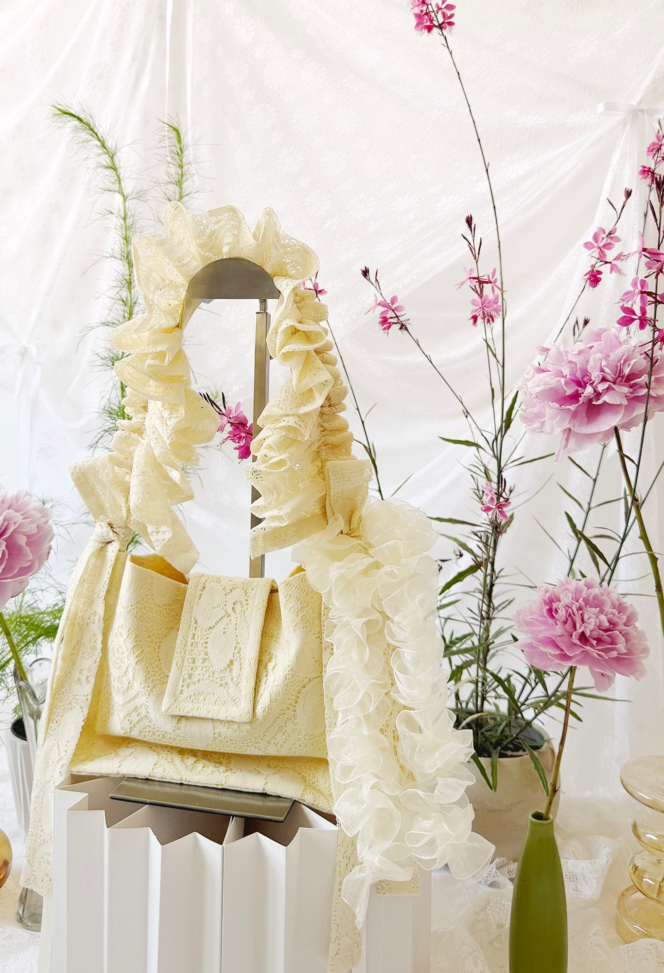 NAIA SHOULDER BAG - BUTTER YELLOW LACE