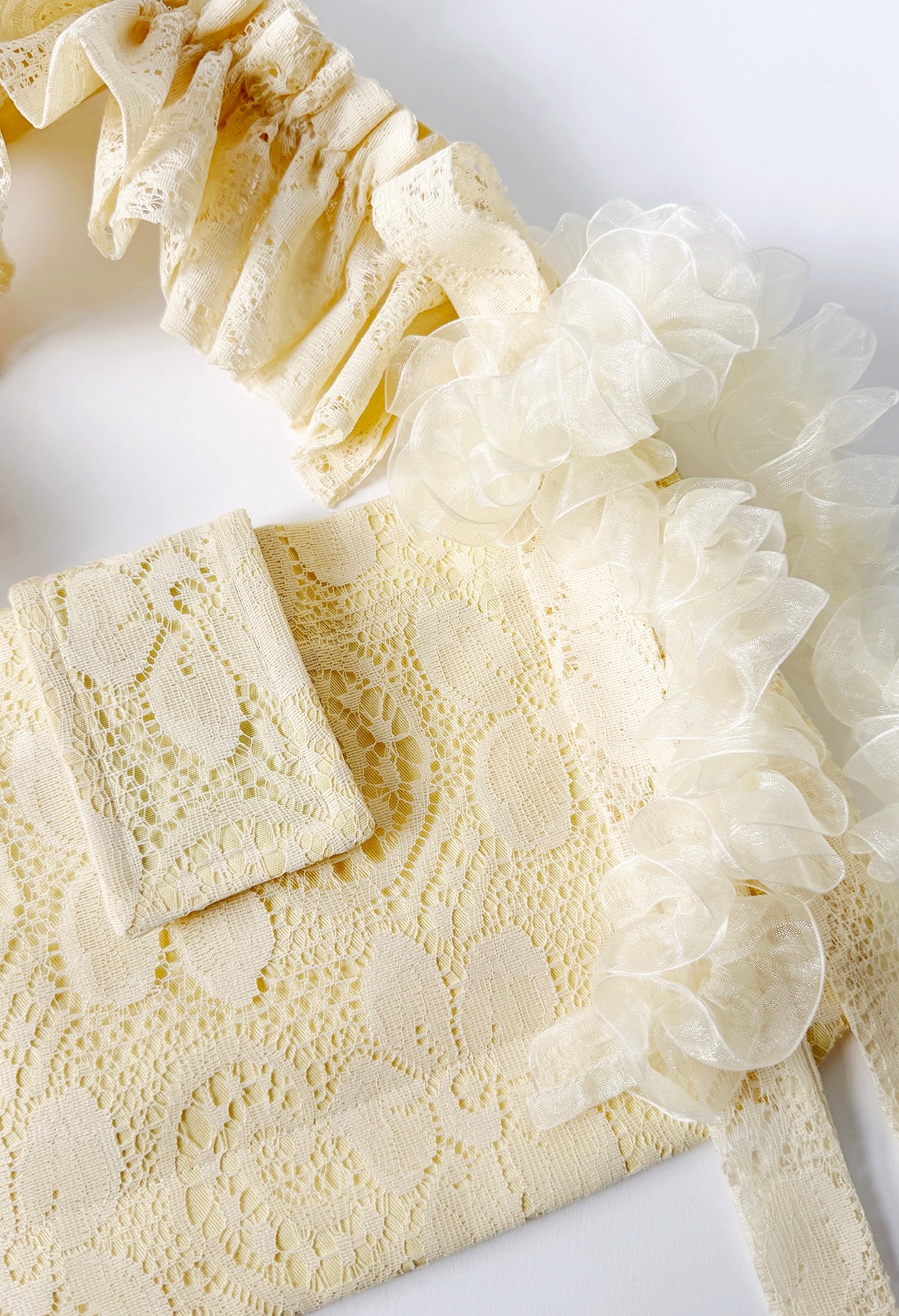 NAIA SHOULDER BAG - BUTTER YELLOW LACE
