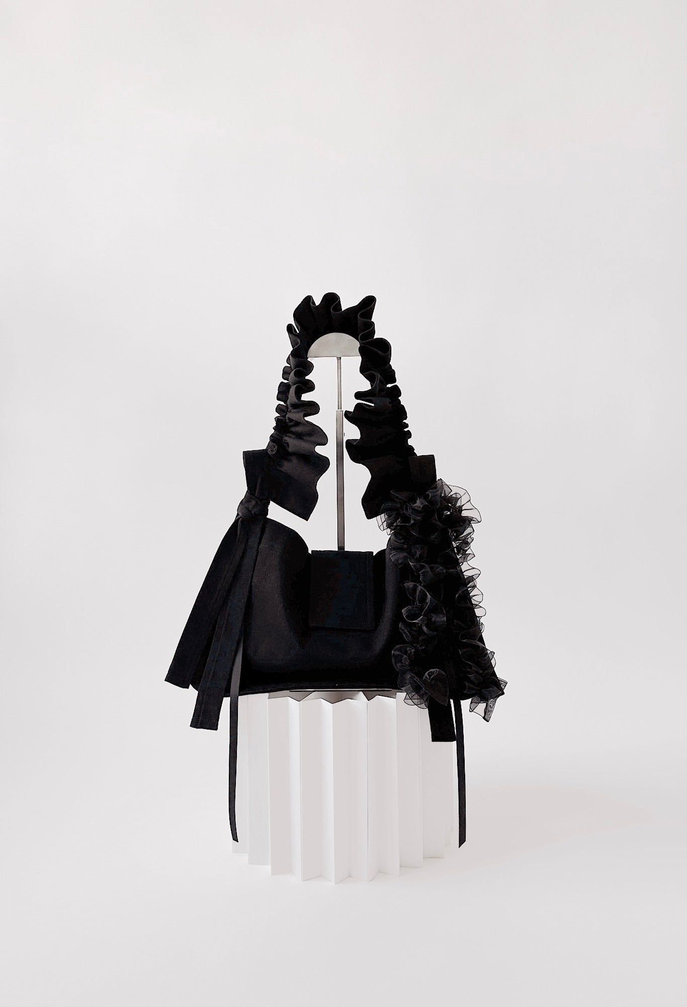 OVERSIZED NAIA SHOULDER BAG