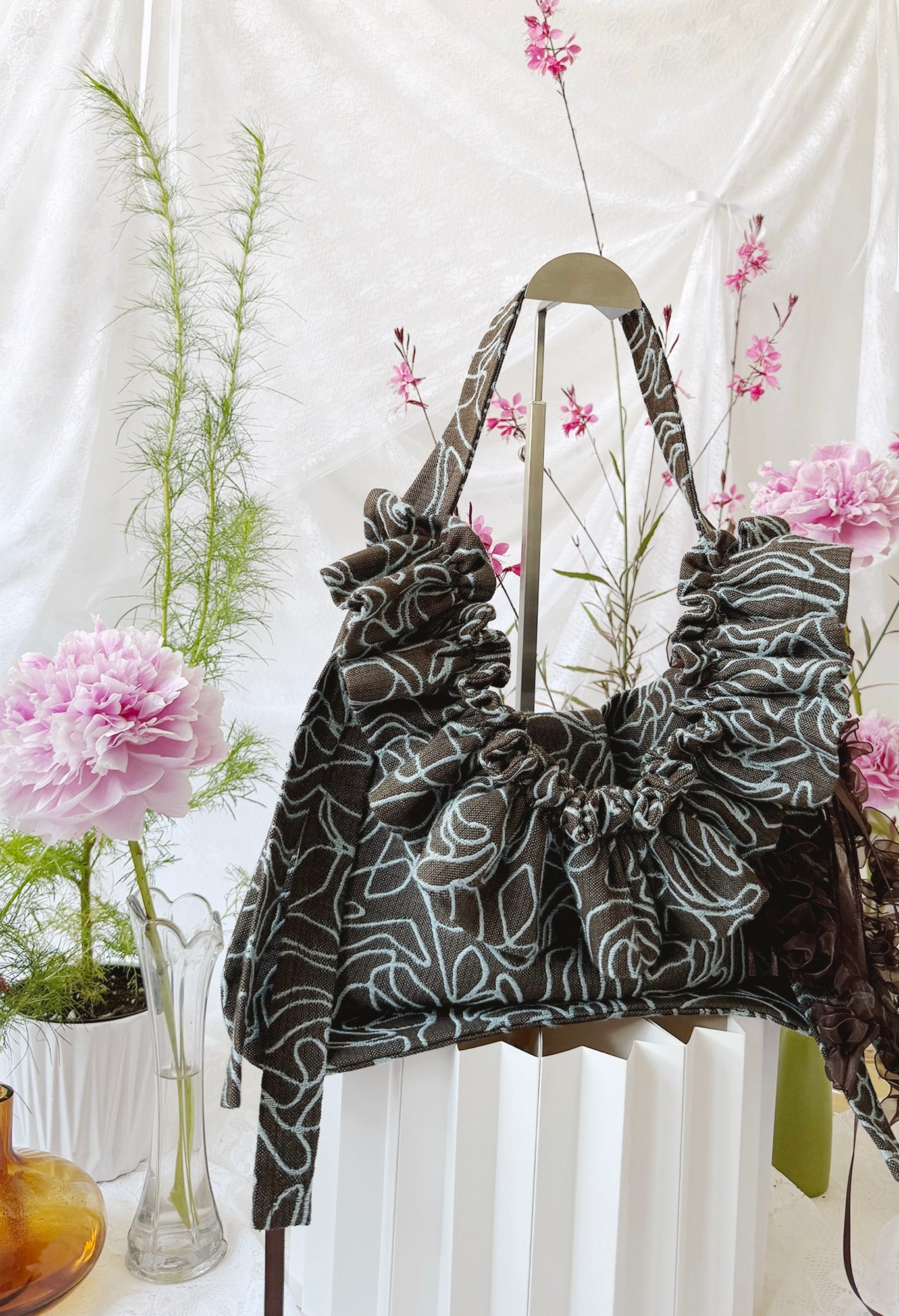 OVERSIZED NAIA SHOULDER BAG - BROWN/BLUE TWILL