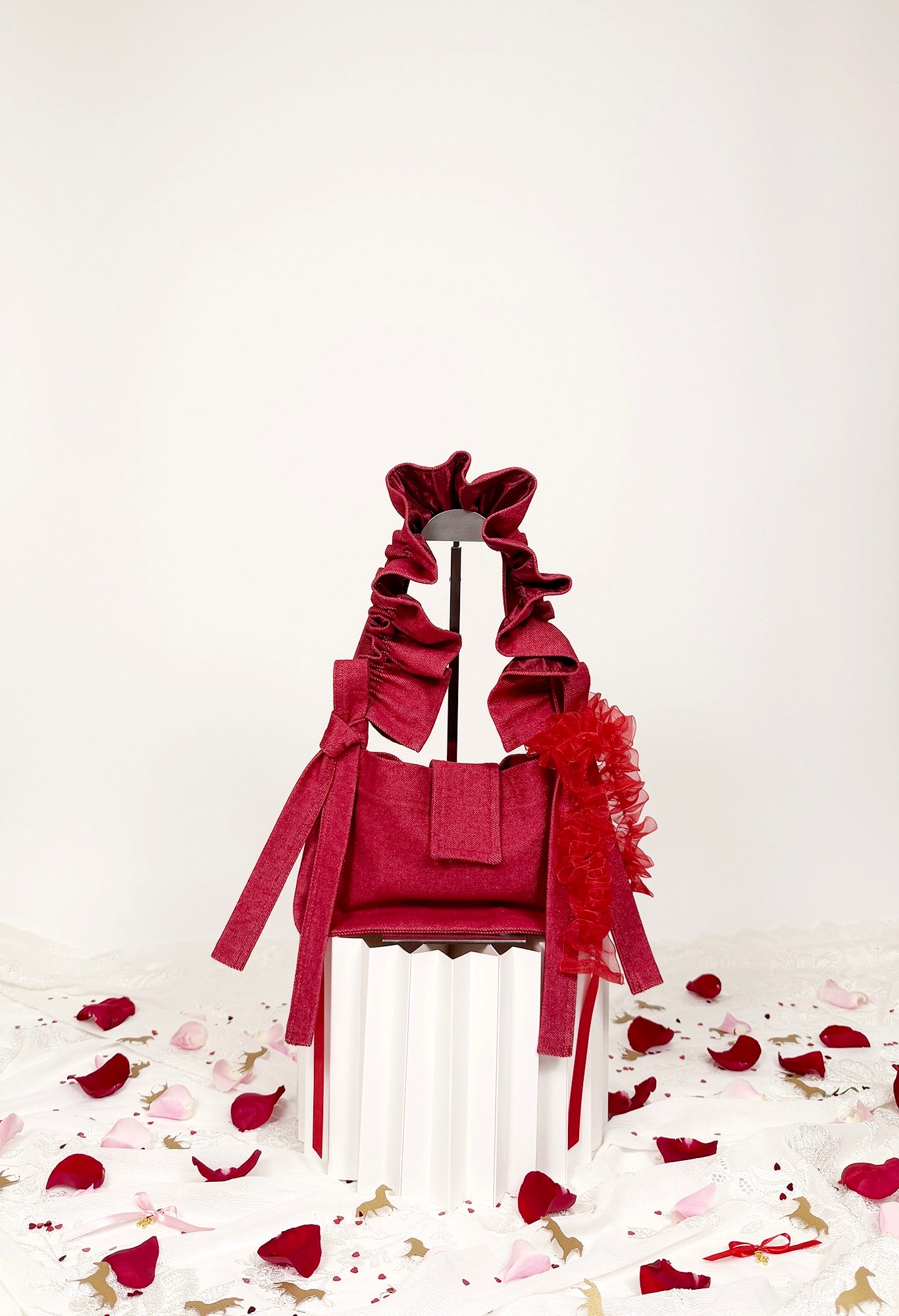 NAIA SHOULDER BAG - RED DENIM