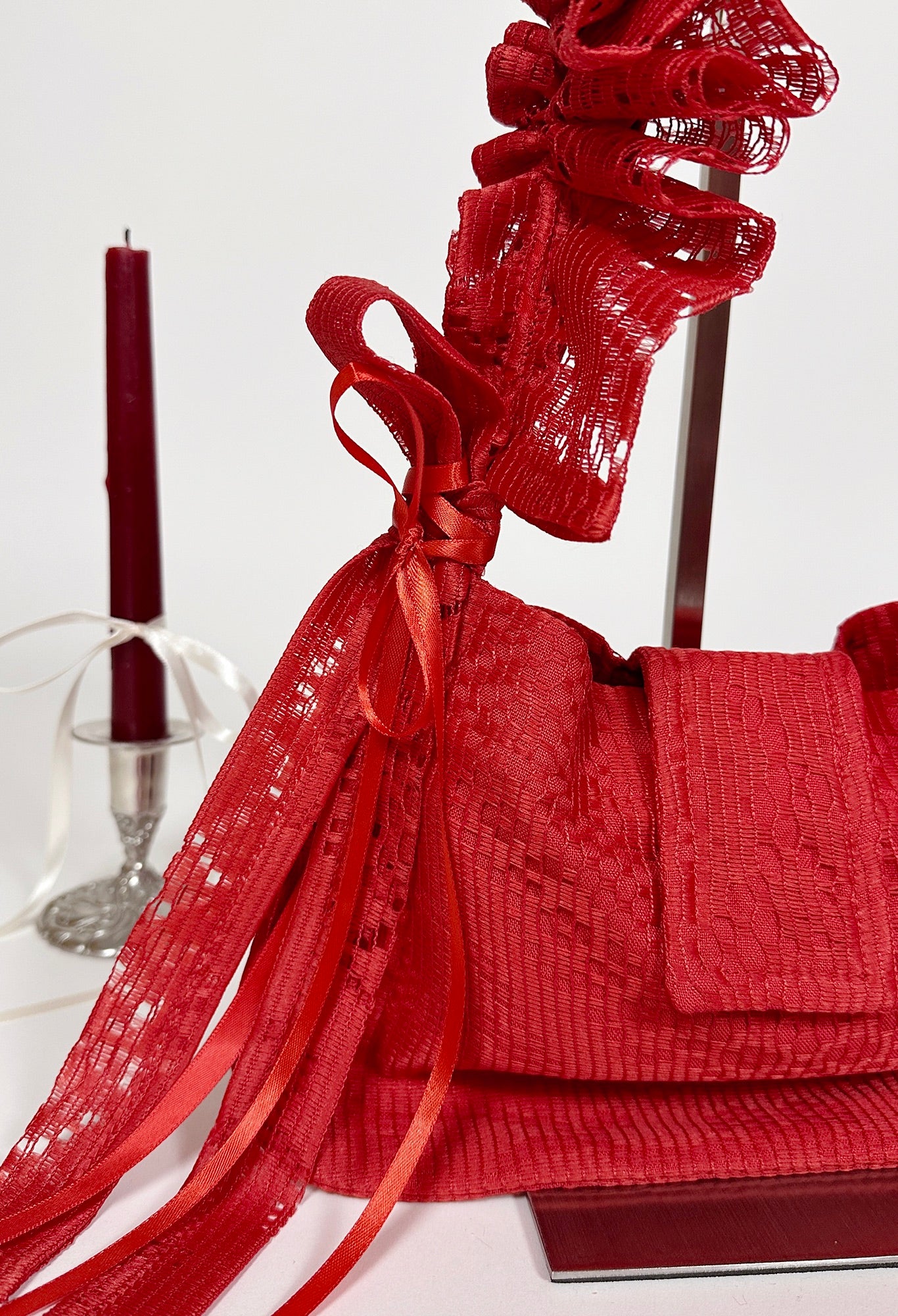 NAIA SHOULDER BAG - BRIGHT RED LACE