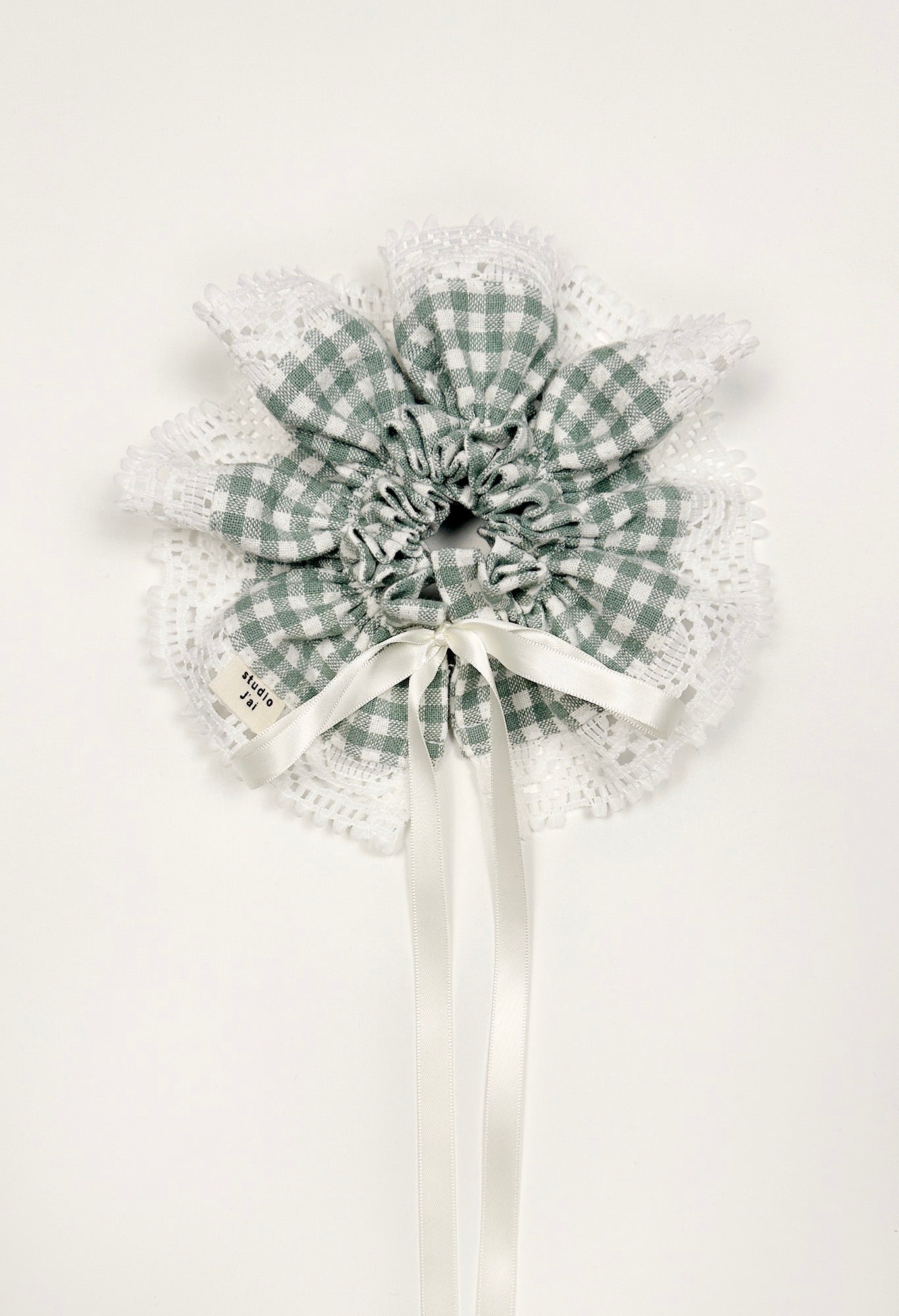 GINGHAM SCRUNCHIE - LACE TRIM