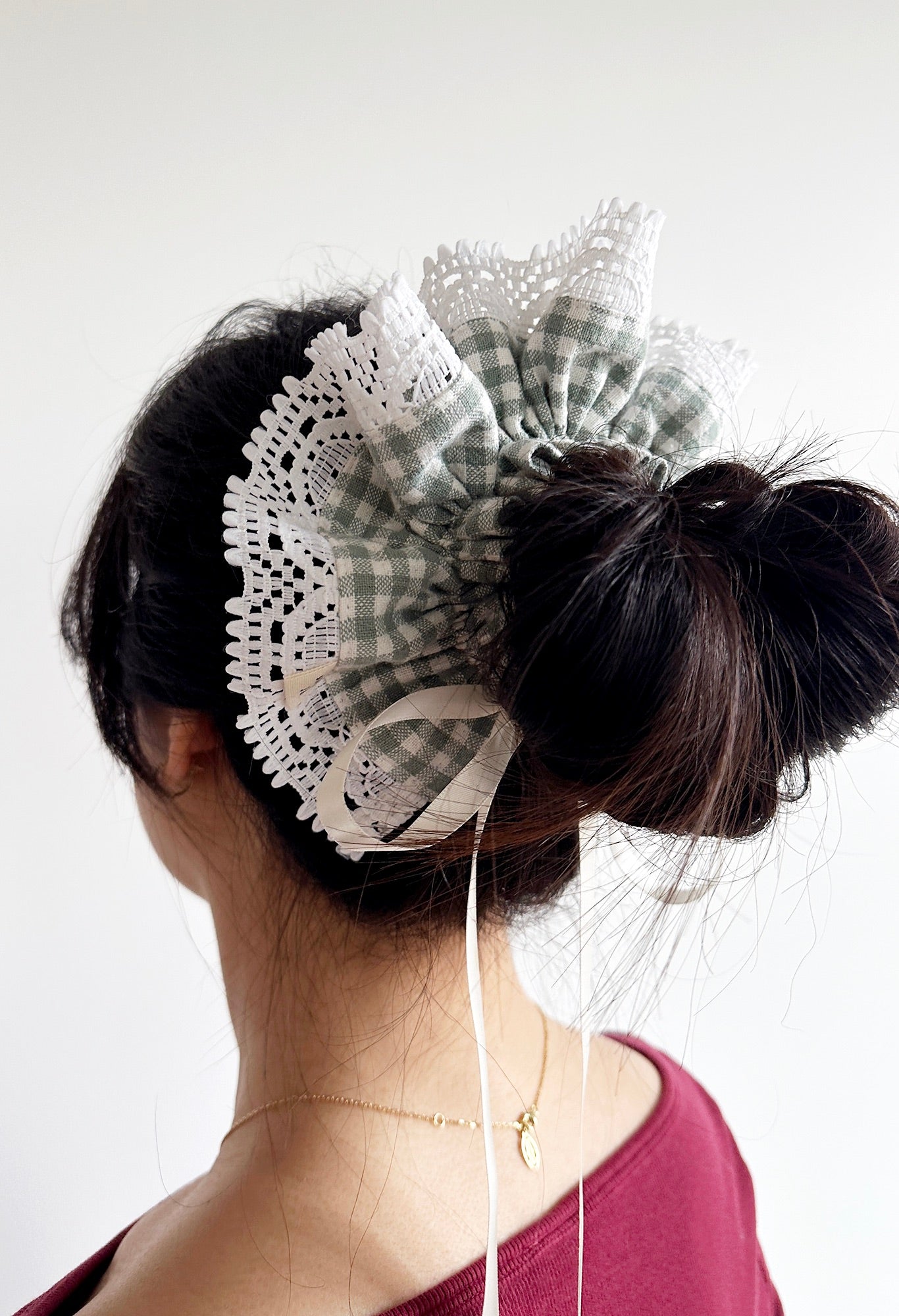 GINGHAM SCRUNCHIE - LACE TRIM